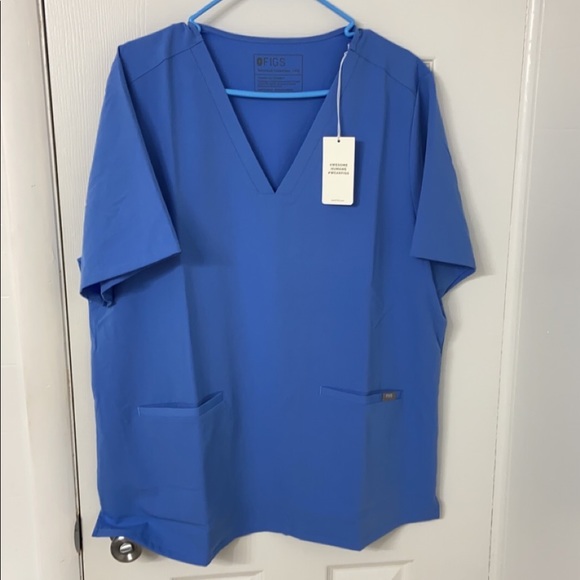 Figs Tops - FIGS scrub top